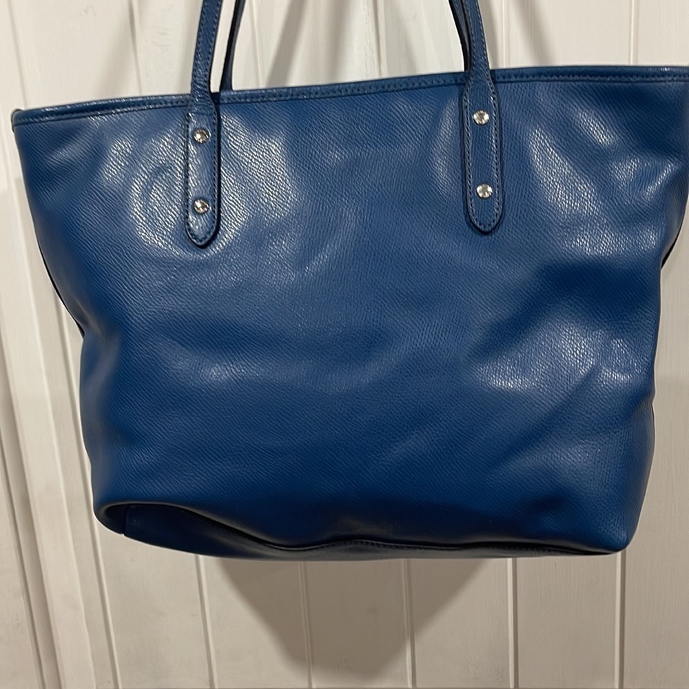 Beautiful medium Blue tote , beautiful. 🌸🌸 - Picture 4 of 4